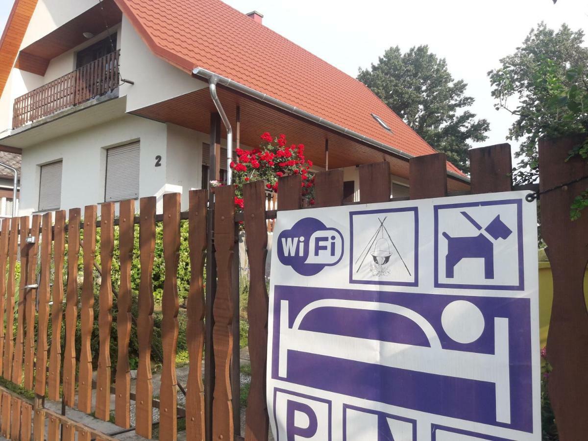Attila Vendégház Balatonboglár Exterior foto